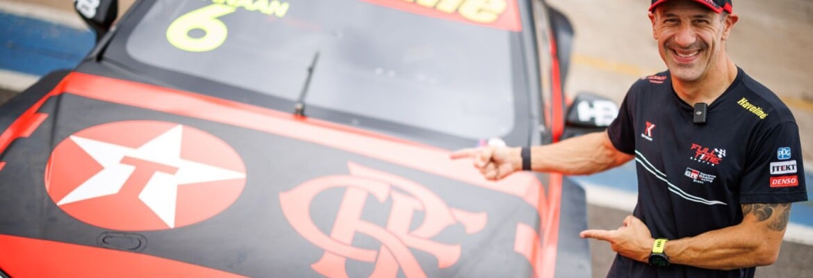 Tony Kanaan e Texaco Racing apresentam Stock Car nas cores do Flamengo