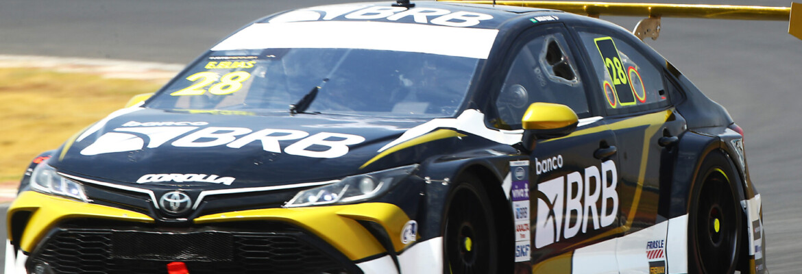 Enzo Elias termina no top10 primeiro dia de atividades da Stock Car em Goiânia