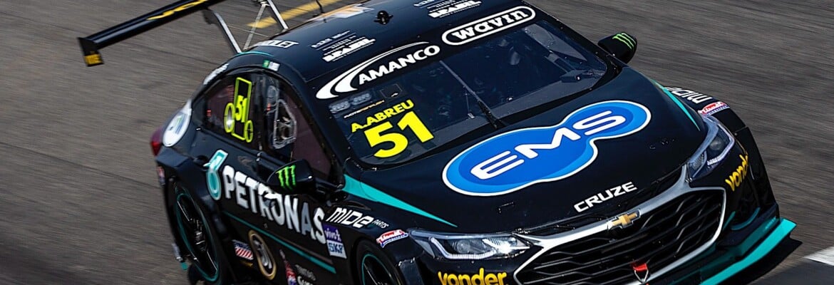 Átila Abreu termina a sexta-feira na terceira posição e projeta bom desempenho na classificação em Goiânia