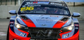 TCR: Azcona pressiona Huff e vence na última volta em La Pedrera