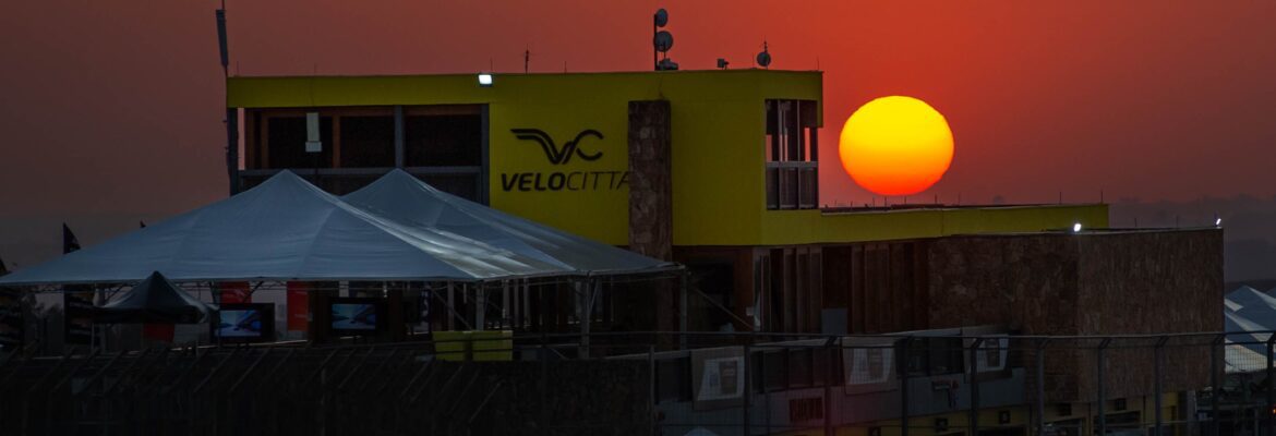 Vídeo: Stock Car leva safety-car cor de rosa para etapa no Velocitta