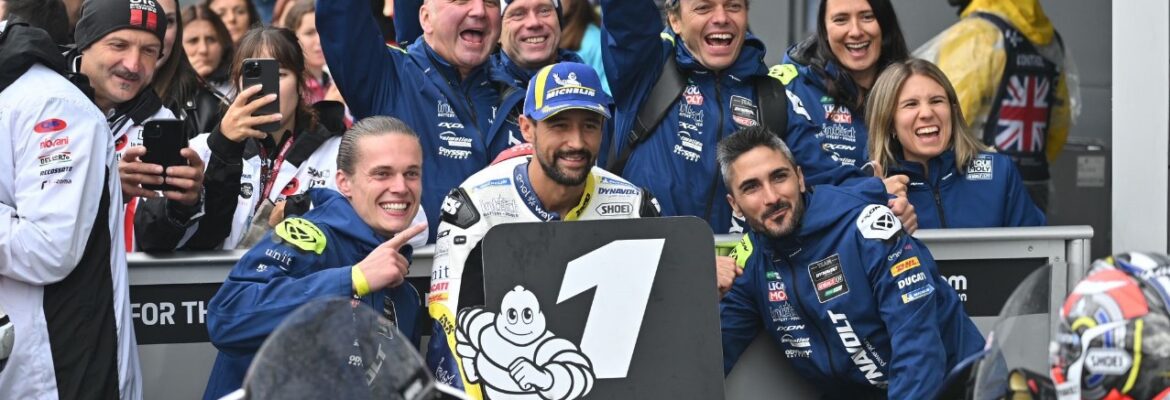 Krummenacher segura grupo e vence corrida 1 da MotoE na Inglaterra; Granado é 3º