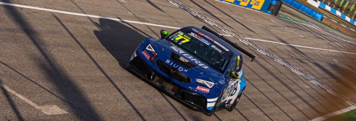 Em dia de readaptação no Uruguai, Raphael Reis alcança objetivos no TCR South America no renovado El Pinar