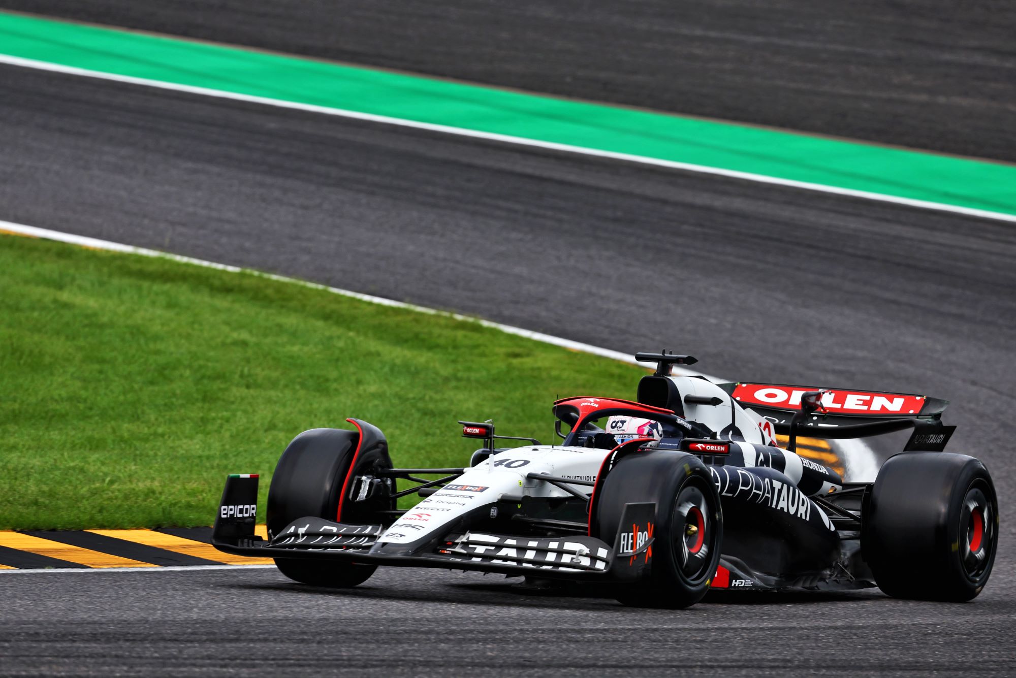 Verstappen fatura pole position para o GP do Japão de F1