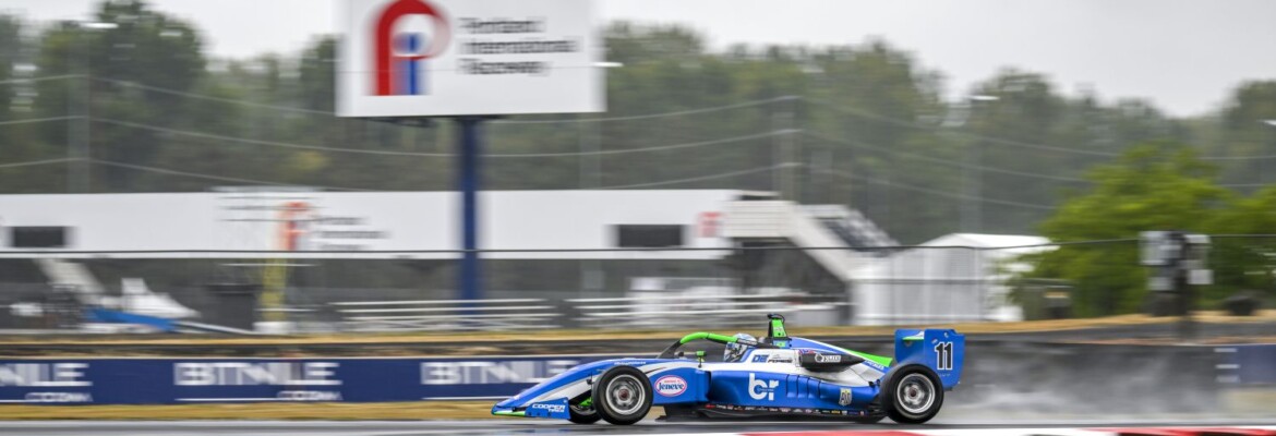 Lucas Fecury se coloca no top-5 em primeiros treinos na USF2000 em Portland