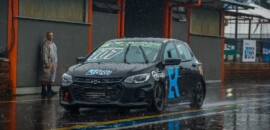 TN: Sob forte chuva no Velopark, Ernani Kuhn vence a corridas 1 e 2