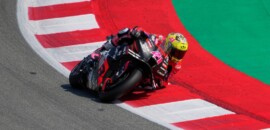 MotoGP: Espargaró lidera 1-2 histórico da Aprilia na Catalunha; Bagnaia cai e se machuca