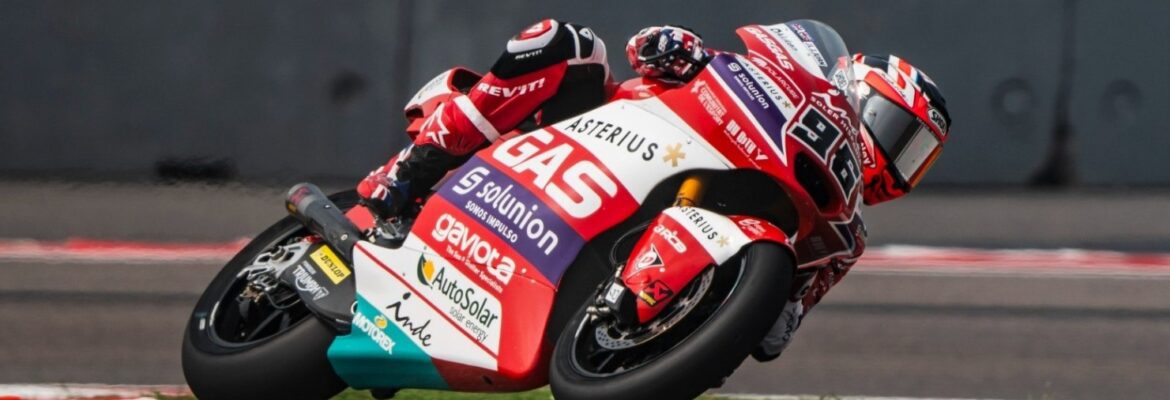 Moto2: Acosta erra no fim e Dixon fica com pole position no GP da Índia
