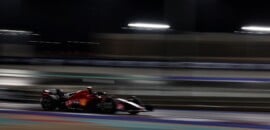 F1: Sainz escapa de penalização após incidente com Verstappen no Catar