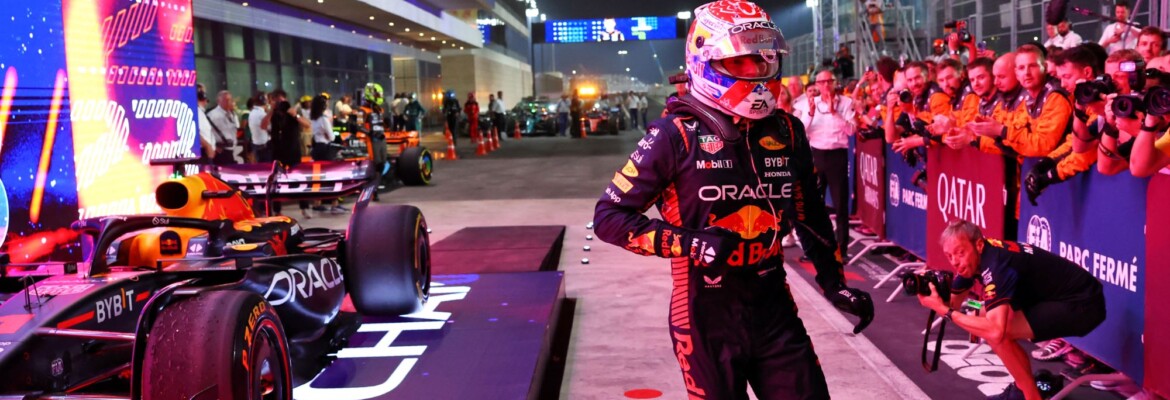 F1: Equipe Mercedes parabeniza Verstappen por seu terceiro título