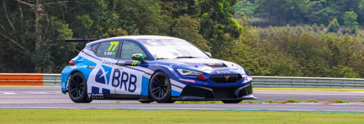 Com um pódio e um top 5, Raphael Reis reassume liderança do TCR Brasil após primeiro dia no Velocitta