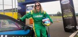 Bia Figueiredo volta a acelerar um Stock Car depois de quatro anos