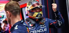 F1: A curiosa história por trás da cantoria de Verstappen no rádio da Red Bull