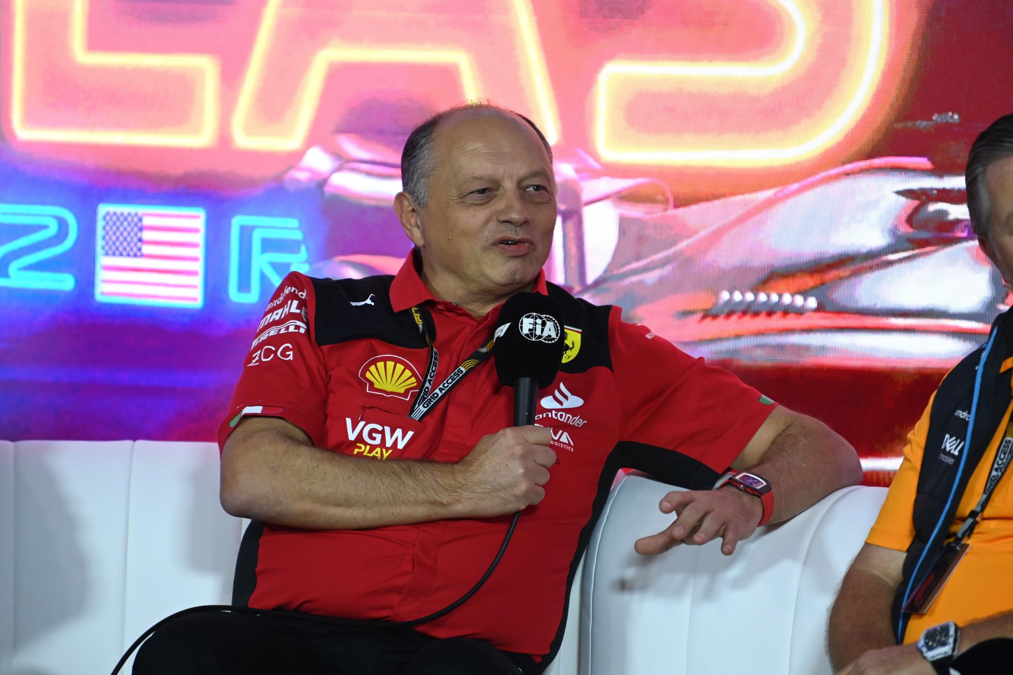 F1: Vasseur defiende un calendario de 24 carreras y propone una rotación entre mecánicos