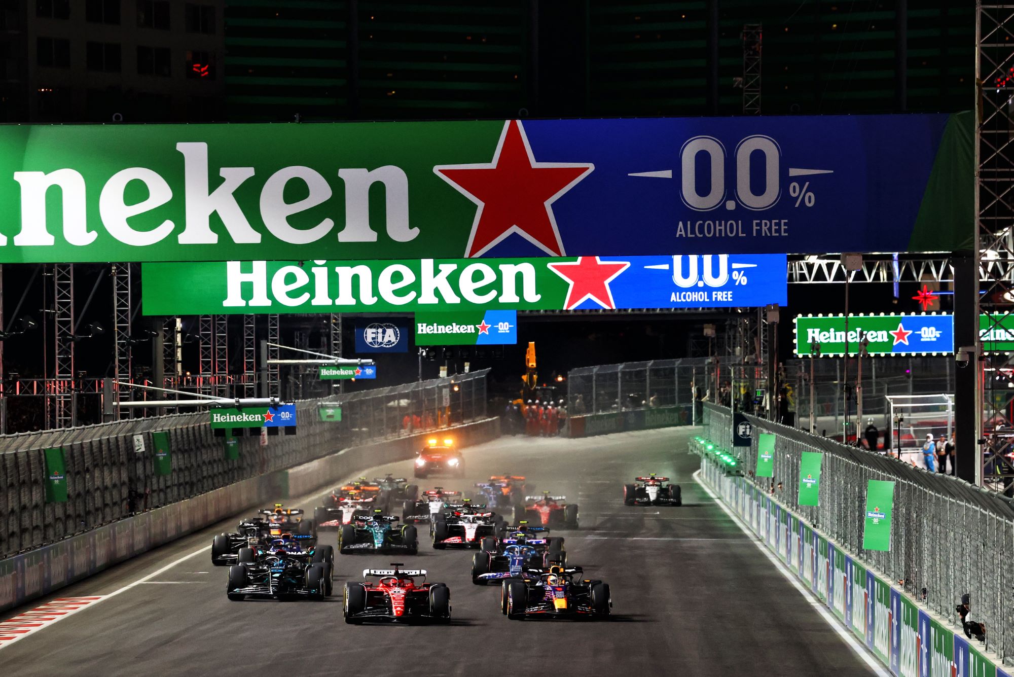 Cambio histórico: la F1 comienza 2024 con carreras de sábado por la noche