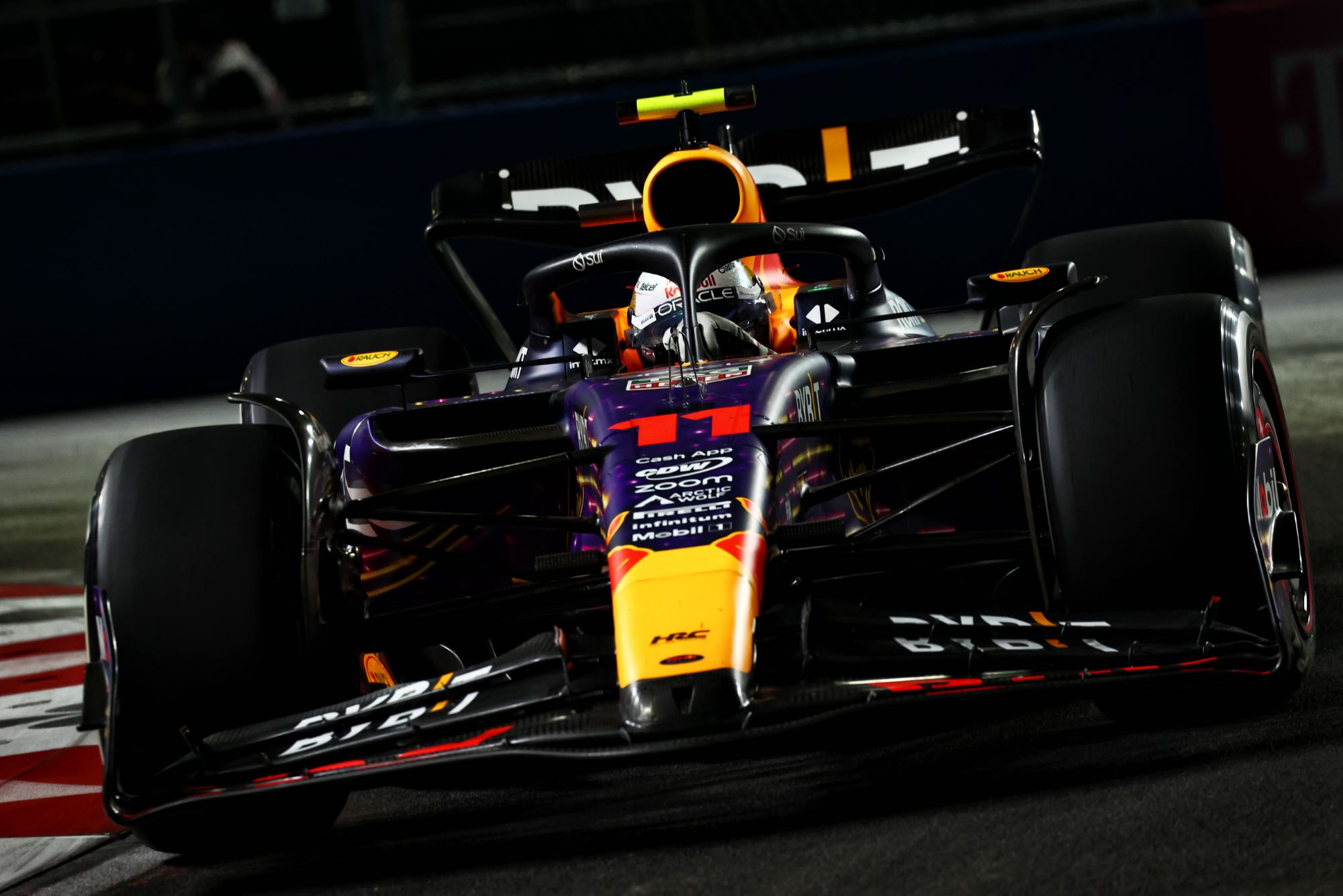 F1: Pérez completa la prueba de neumáticos Pirelli y finaliza el ciclo RB19
