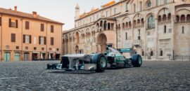 F1: Carro da primeira vitória de Hamilton na Mercedes vendido por $18.8 milhões