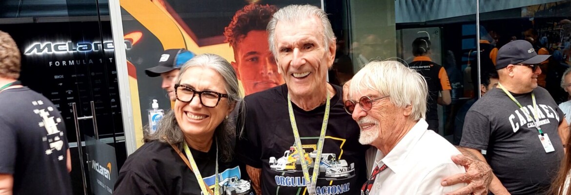 Foto: Wilsinho Fittipaldi posa ao lado de Ecclestone, ex-chefão da F1