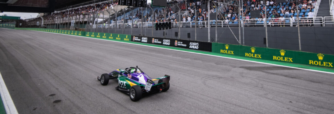 Matheus Ferreira domina a corrida 3 e vence de novo na BRB Fórmula 4 Brasil no GP de São Paulo de F1