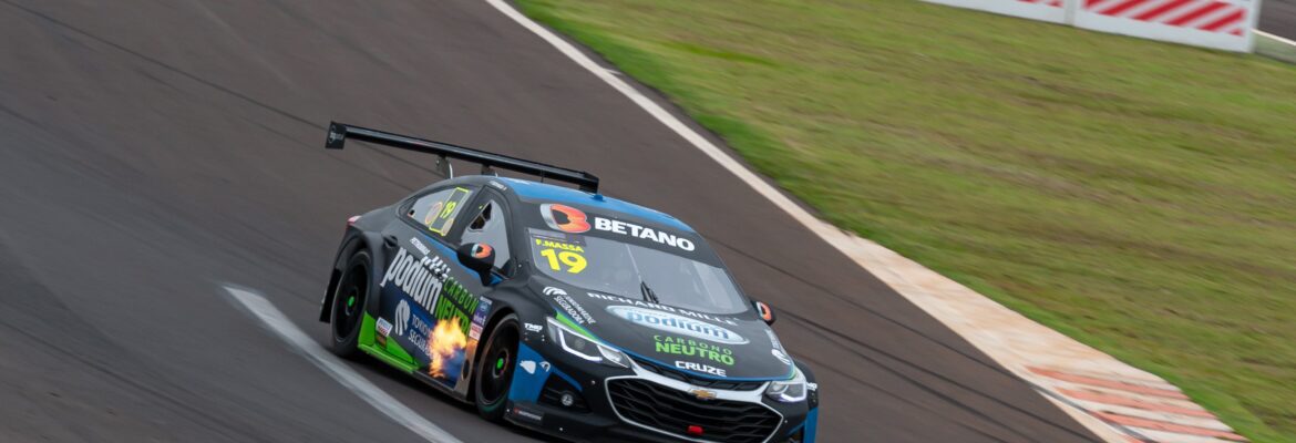 Cascavel tem corridas espetaculares e primeira vitória de Massa na Stock Car