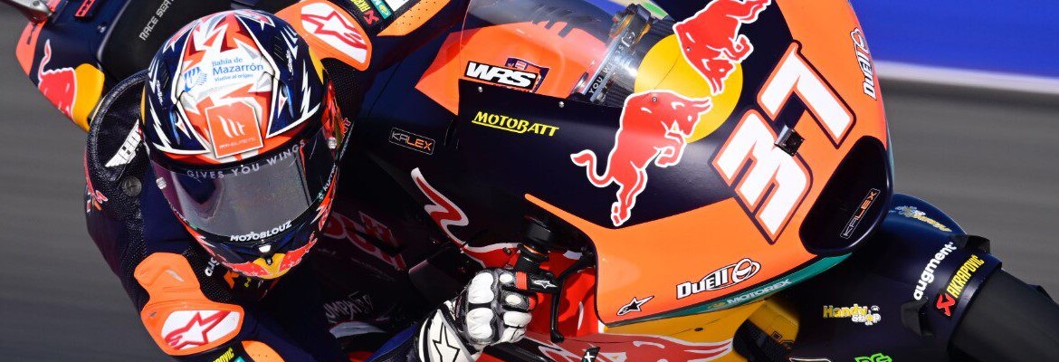 Moto2: Campeão, Acosta lidera as duas sessões e é o mais rápido da sexta em Valência