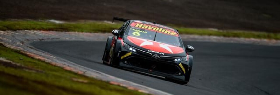 Tony Kanaan briga pelo pódio com a Texaco Racing em Cascavel