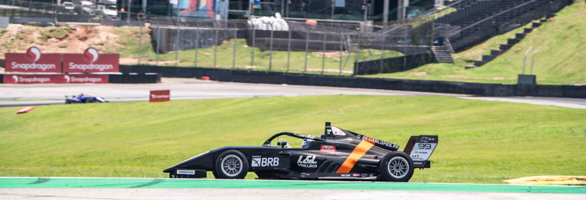 Lopes e Comparatto garantem poles da decisão da Fórmula 4 Brasil em Interlagos