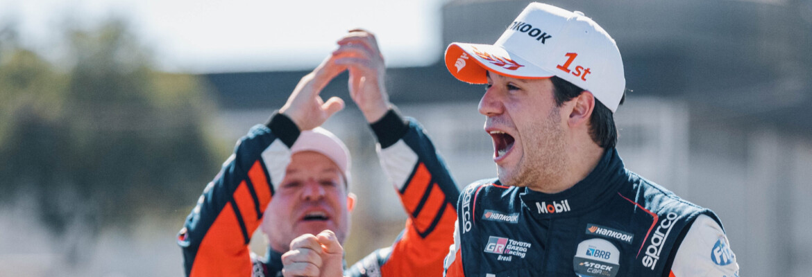 “Derrapadas da bola”: pilotos disputam futebol solidário em prol de crianças carentes