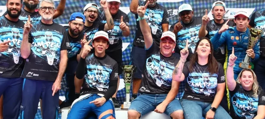 Cavaleiro Sports fecha temporada com pódio na Stock Car e título entre equipes na Fórmula 4