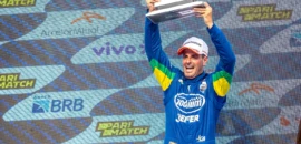 Campos luta pela vitória até o fim e vai ao pódio na decisão da Stock Car em Interlagos