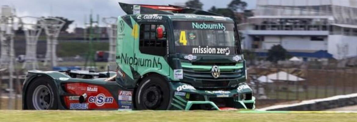 Felipe Giaffone larga da segunda fila na decisão da Copa Truck em Interlagos