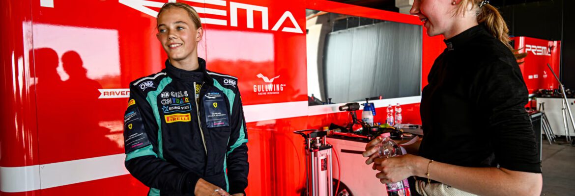 F1: Alba Larsen é vencedora da seletiva FIA para Academia da Ferrari