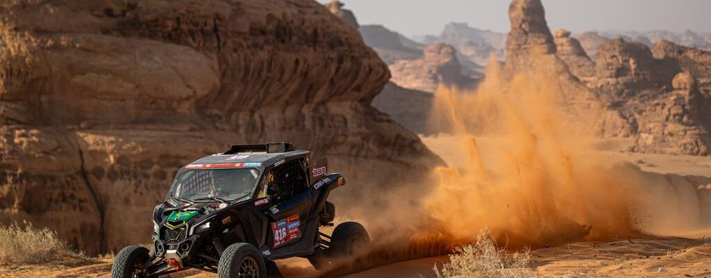 Com carro “improvisado”, brasileiros surpreendem com quinto lugar no Dakar