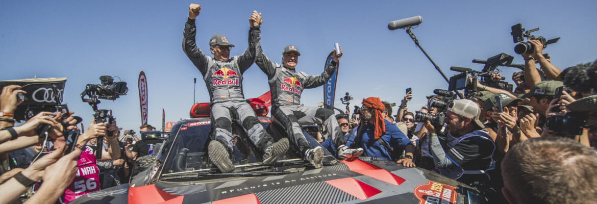 Sainz e Cruz vencem Dakar pela quarta vez na carreira. Audi conquista primeira vitória