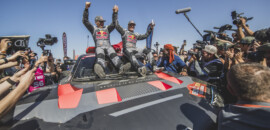 Sainz e Cruz vencem Dakar pela quarta vez na carreira. Audi conquista primeira vitória