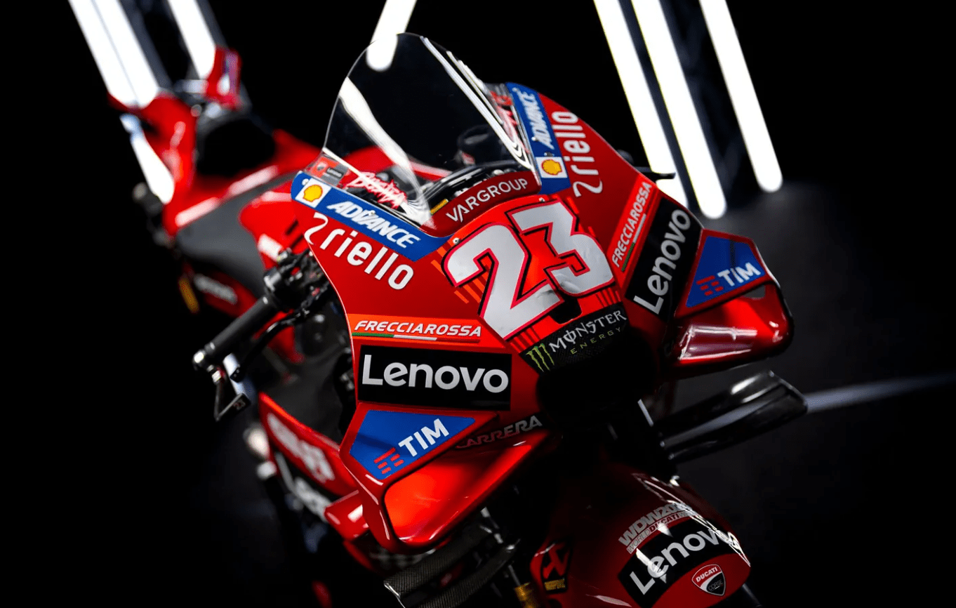 MotoGP: Ducati exibe moto de campeão Bagnaia em evento na Itália Lançamento Ducati 2024 - Francesco Bagnaia Enea Bastianini