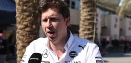 F1: Vowles pilota carro GT da McLaren em circuito na Espanha