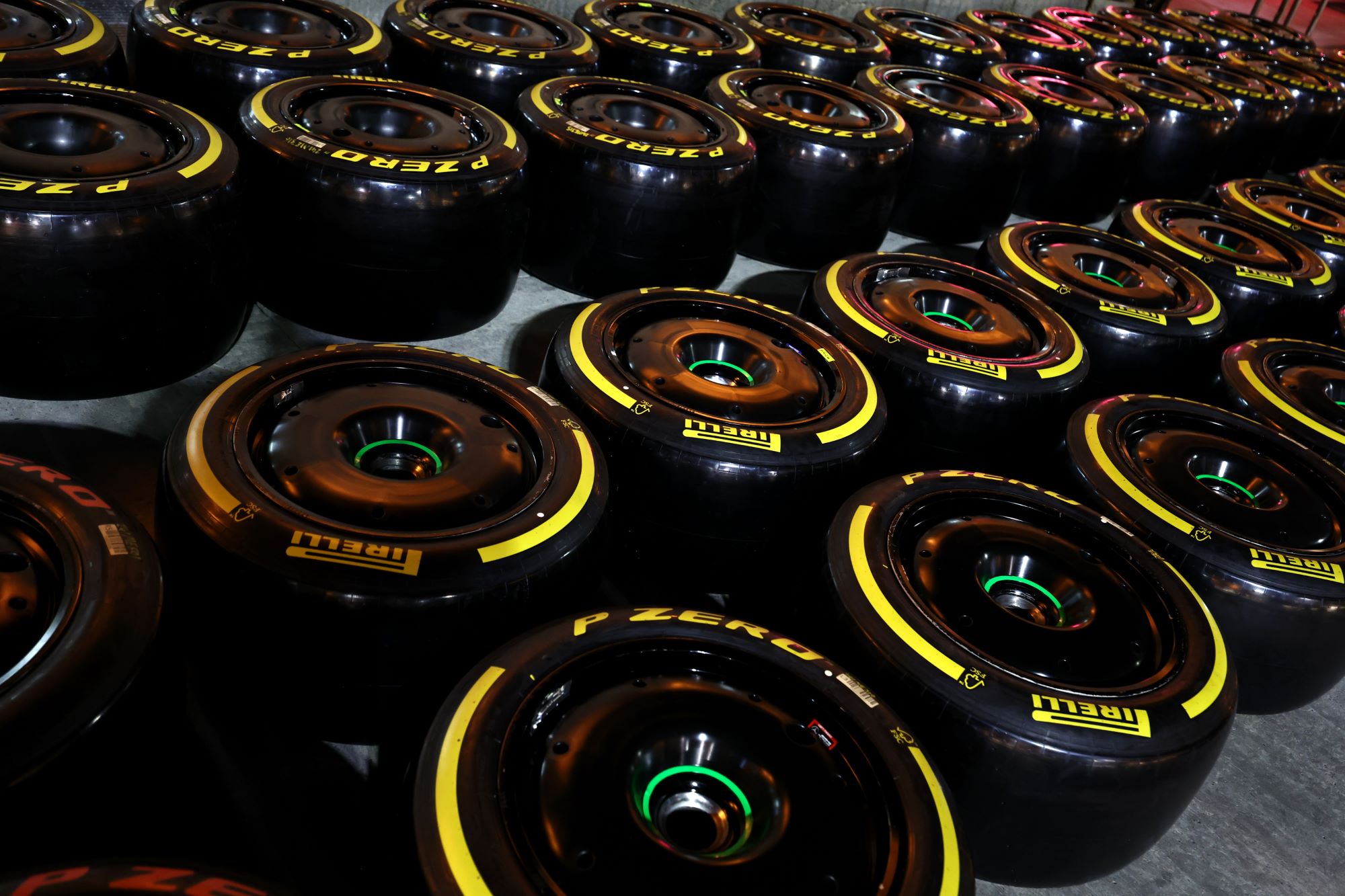 F1: Pirelli investiga comportamento diferente dos pneus em Miami