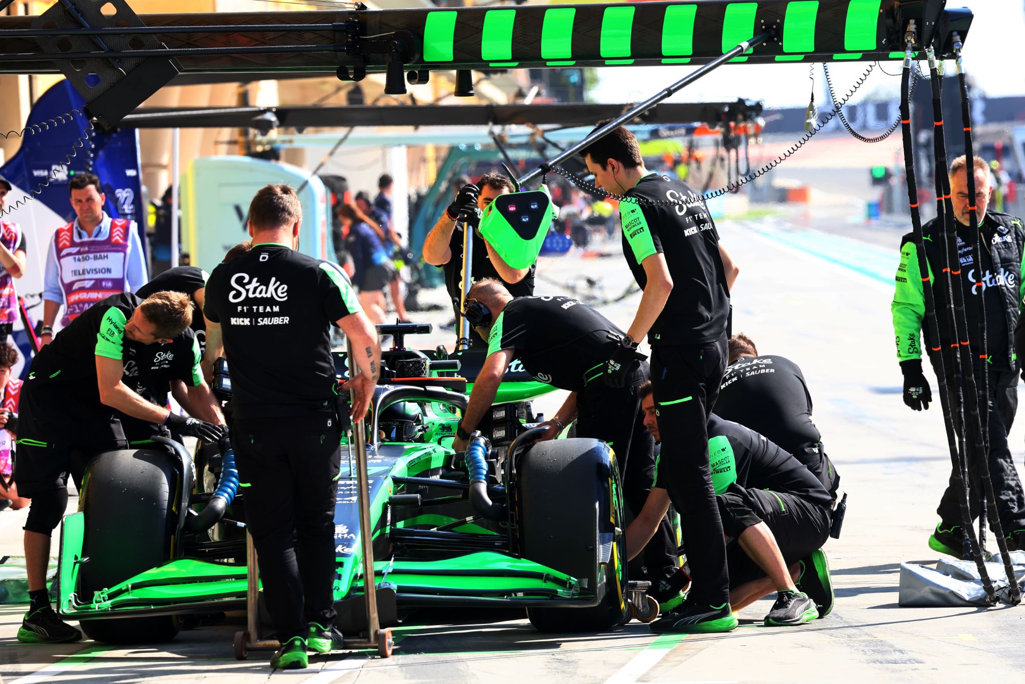 Bottas comenta sobre los problemas de las paradas en boxes de Sauber