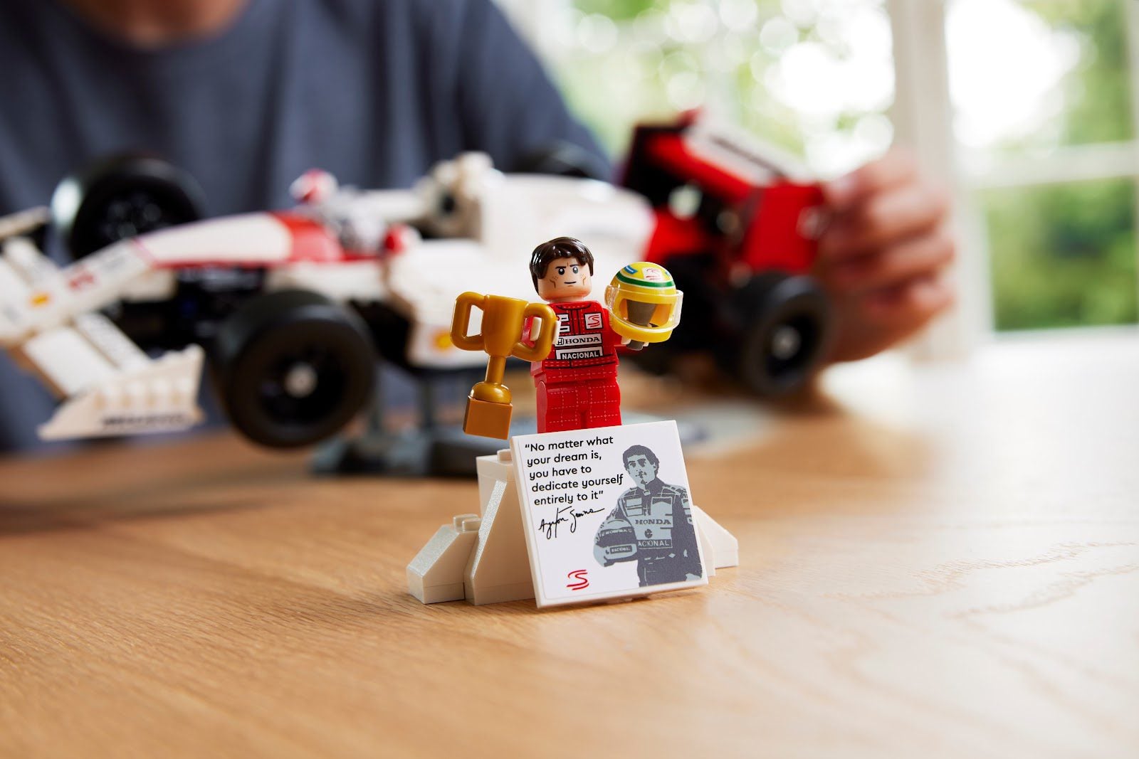 F1: Lego lança réplica da McLaren de Senna em homenagem histórica