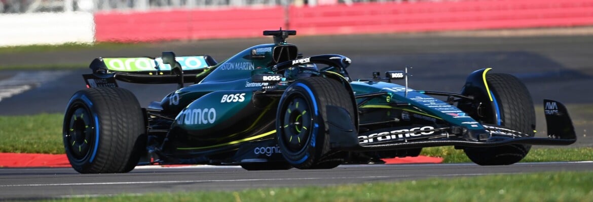 F1: Novo carro da Aston Martin já foi para a pista