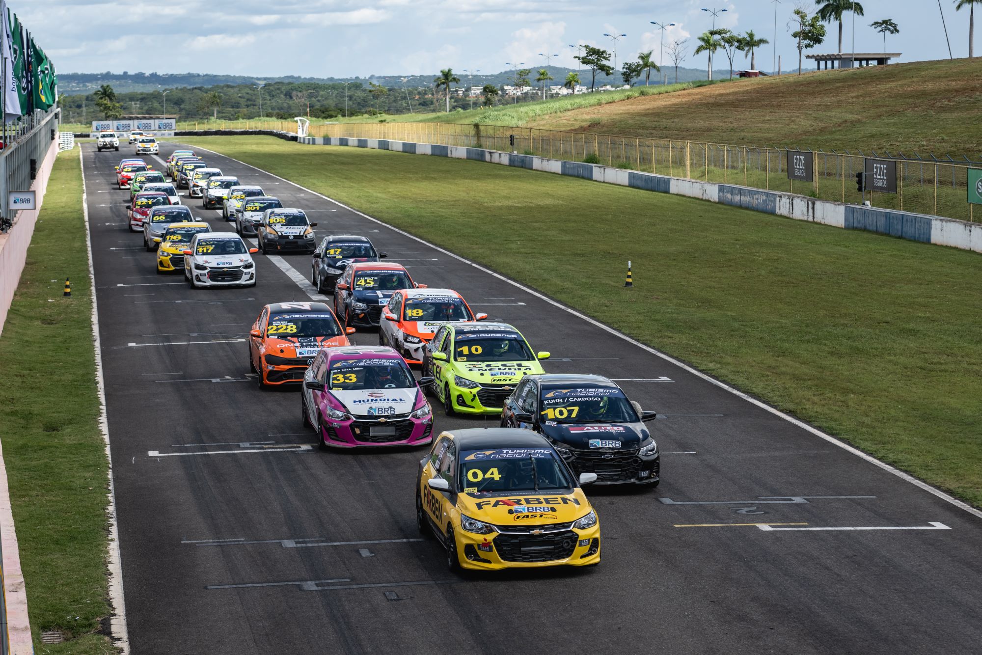 Endurance Brasil: disputa com grandes carros e pilotos em Goiânia