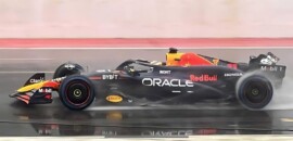 F1: Verstappen e Perez testam o RB20 em Silverstone sob condições úmidas