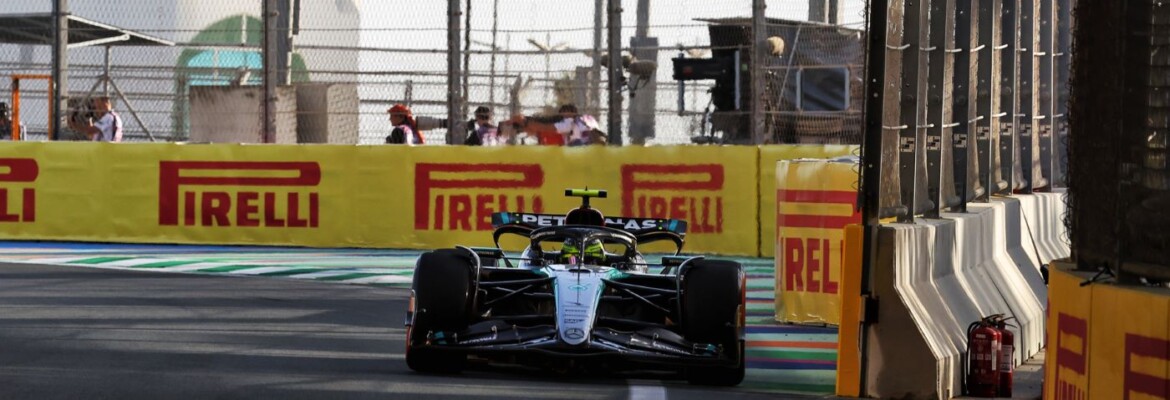 F1: Problema de falta de potência forçou Hamilton a abandonar o TL2 F1: Problema de falta de potência forçou Hamilton a abandonar o TL2