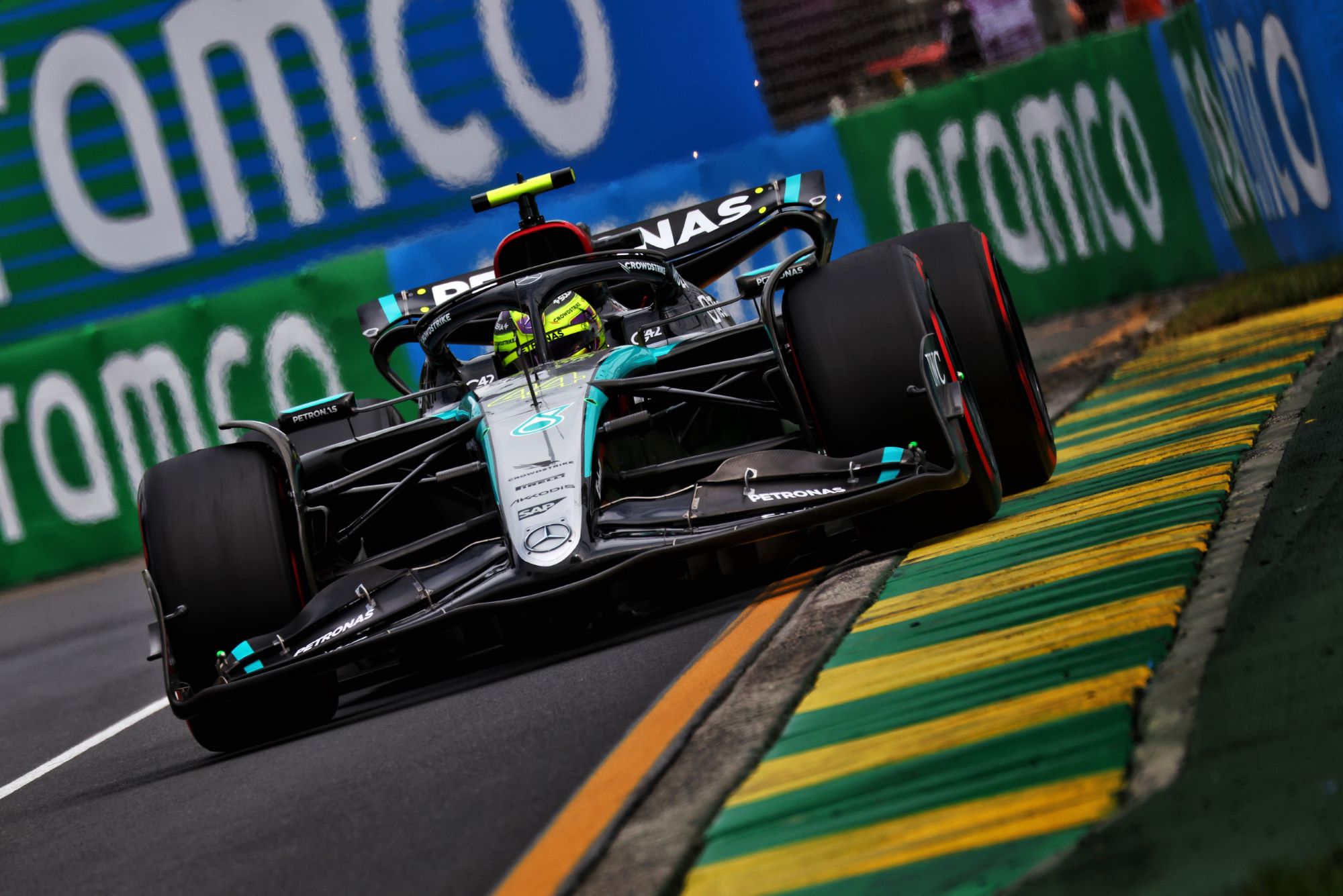 Mercedes dice que el retiro de Hamilton en Australia no es motivo de preocupación