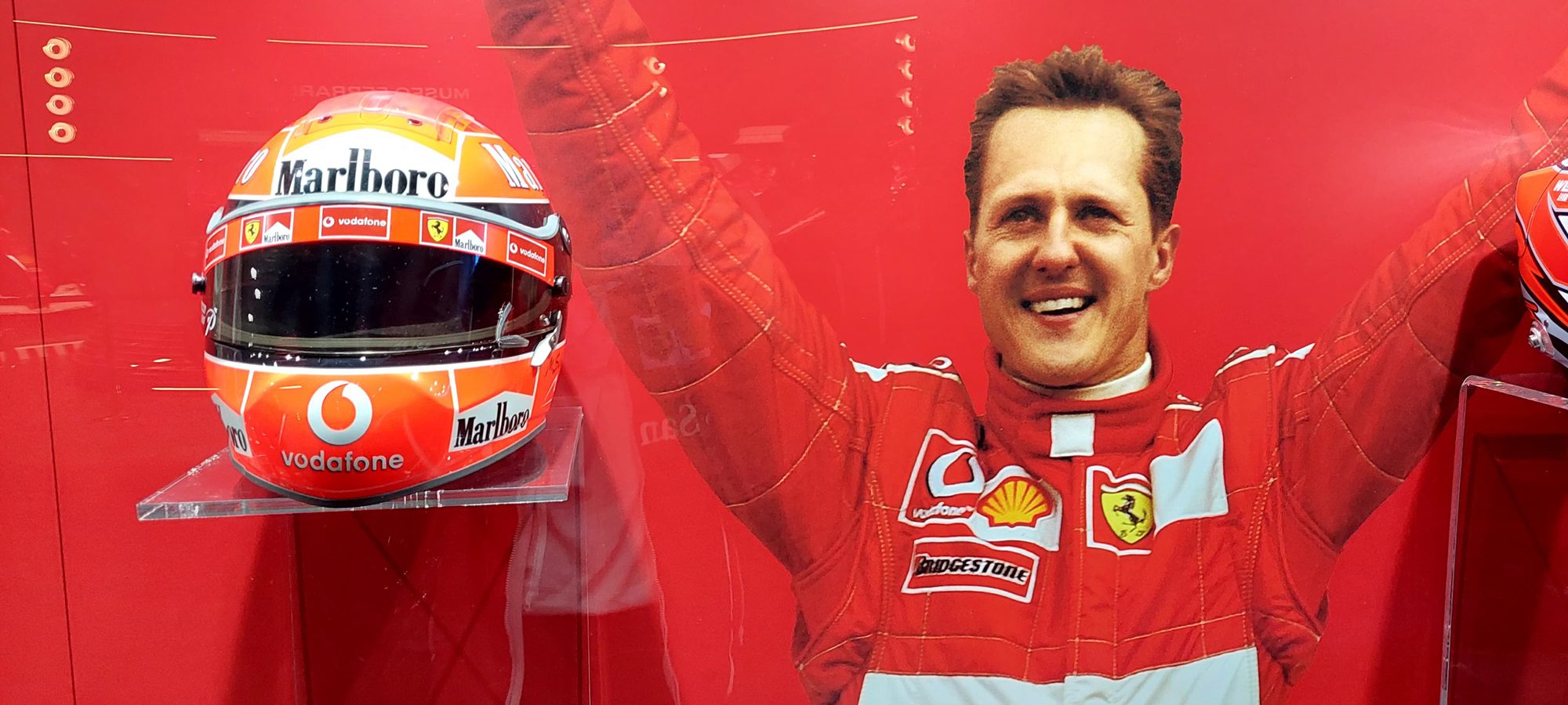 F1: Conheça interior da sala dos campeões no Museo Ferrari