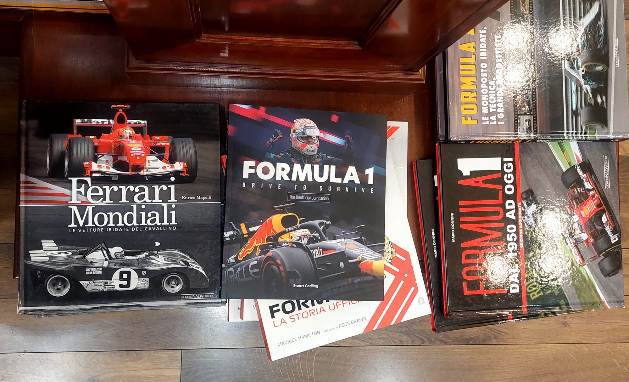 Conheça a livraria exclusiva sobre esporte a motor na Itália