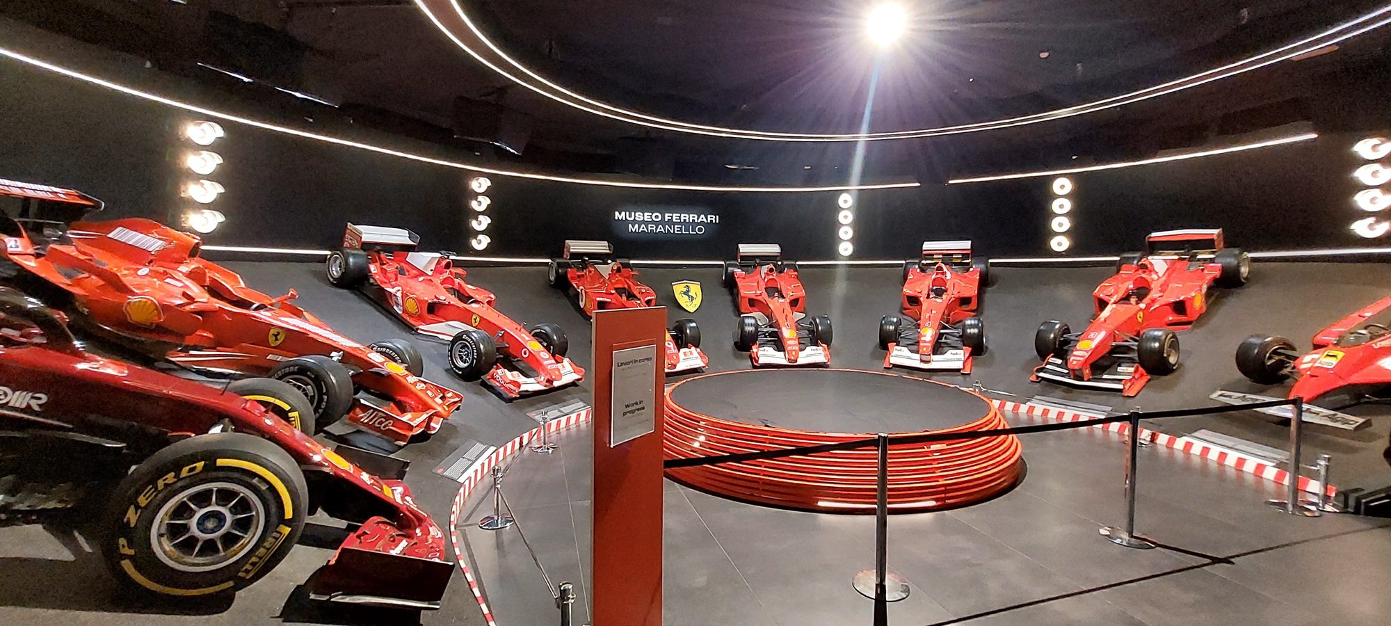 F1: Conheça interior da sala dos campeões no Museo Ferrari F1: Conheça interior da sala dos campeões no Museo Ferrari
