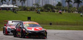 Stock Car: Felipe Baptista faz valer pole position e vence em Goiânia