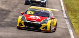 Atual campeão, Gabriel Casagrande conquista pódio em Goiânia e lidera a Stock Car